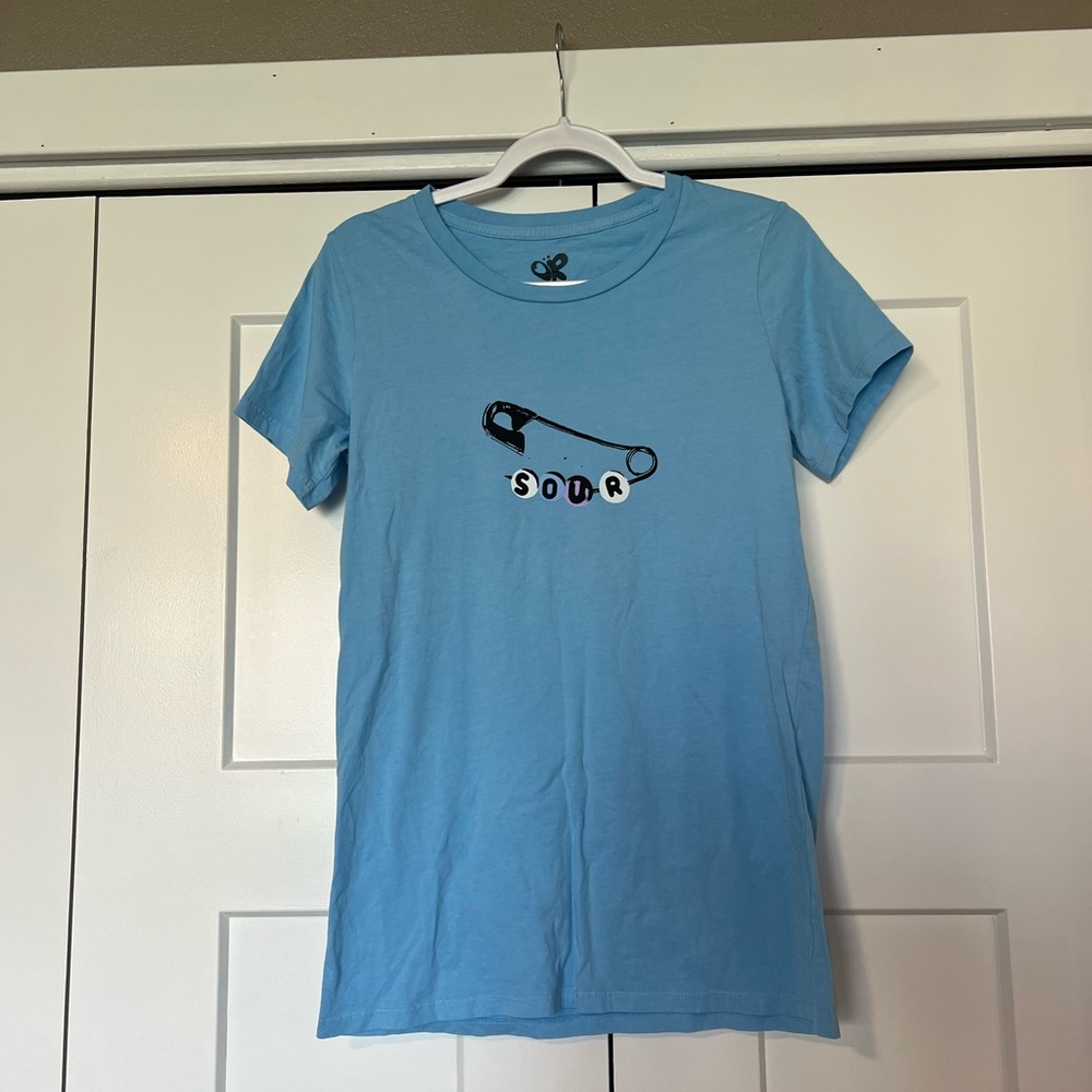 Olivia Rodrigo tshirt size medium